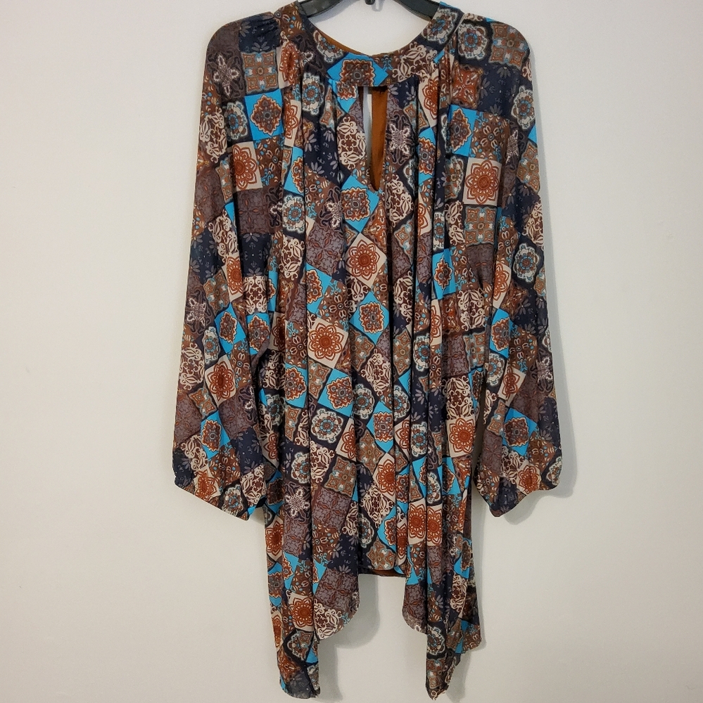 CATO established 1946 Mesh Long Lantern Sleeve Asymmetrical Sheer Top Sz 26/28W
